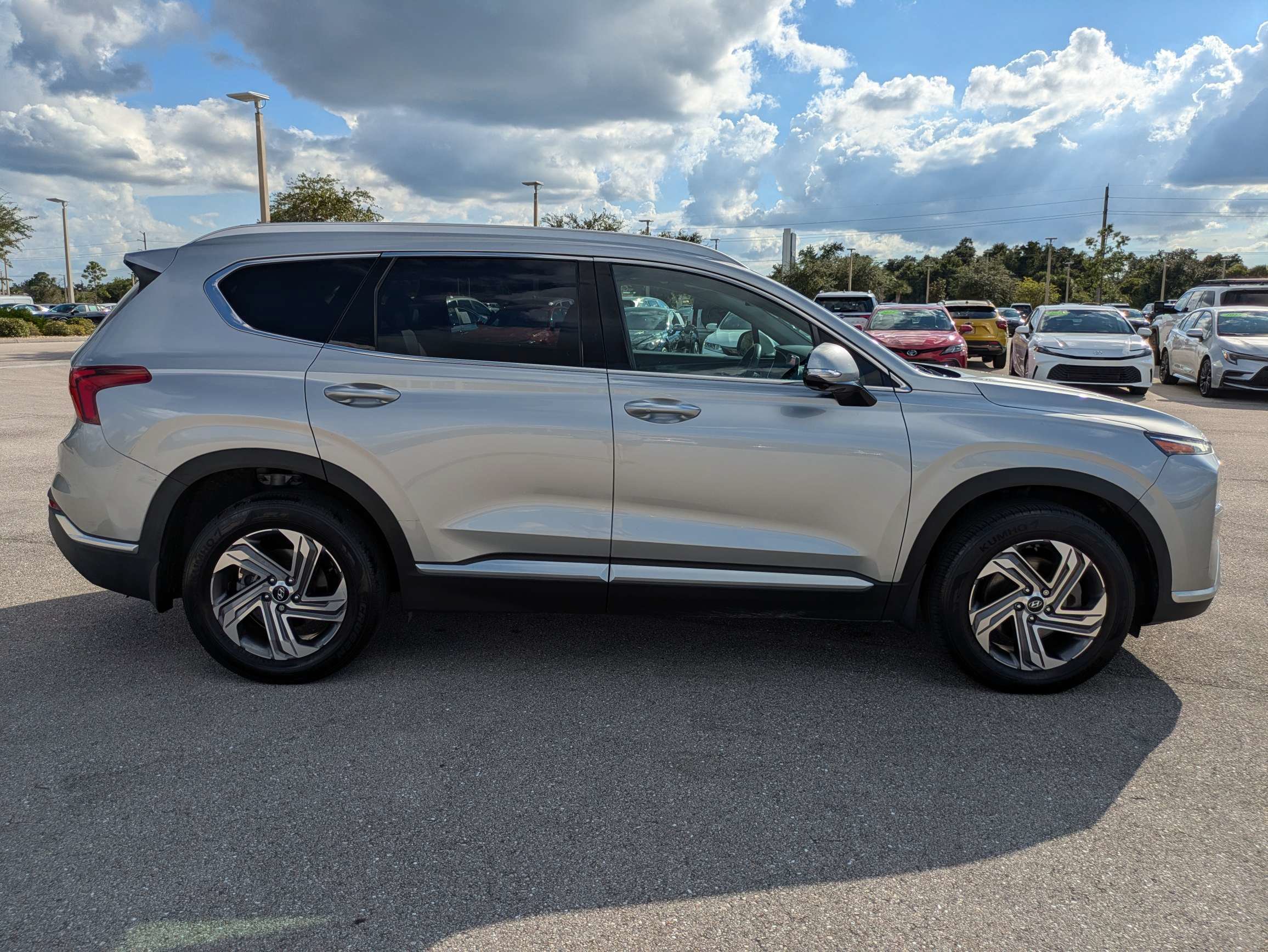 Used 2023 Hyundai Santa Fe SEL w/ Premium Package FWD image 3
