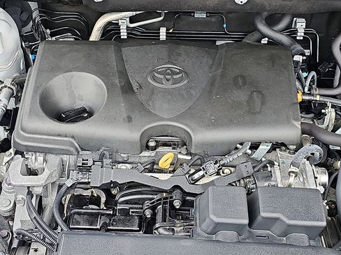 Used 2024 Toyota RAV4 XLE image 28