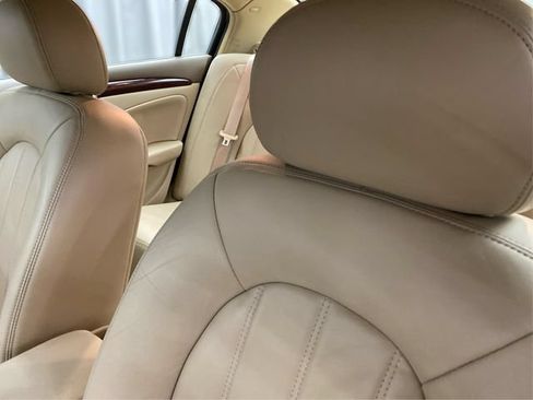 Used 2006 Buick Lucerne CXL w/ Driver Confidence Package FWD image 10