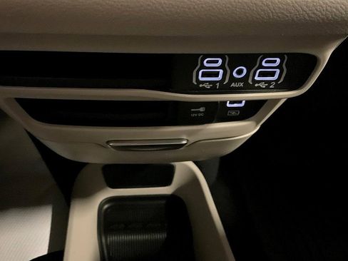 Used 2022 Chrysler Pacifica Touring-L image 26