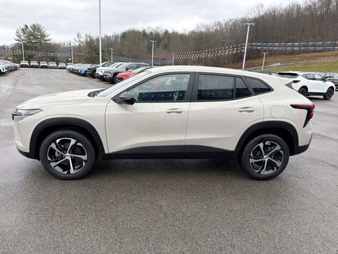 New 2026 Chevrolet Trax RS image 8