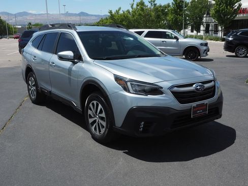 Used 2021 Subaru Outback Premium AWD/4WD image 9