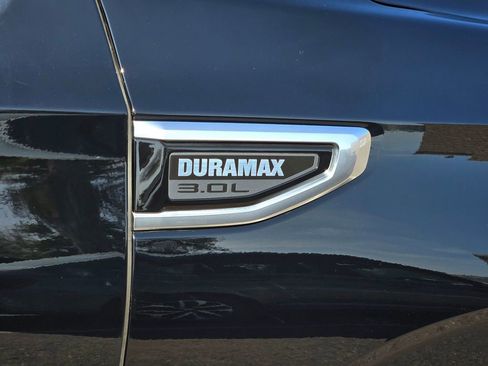 Used 2023 GMC Yukon Denali w/ Denali Reserve Package image 9