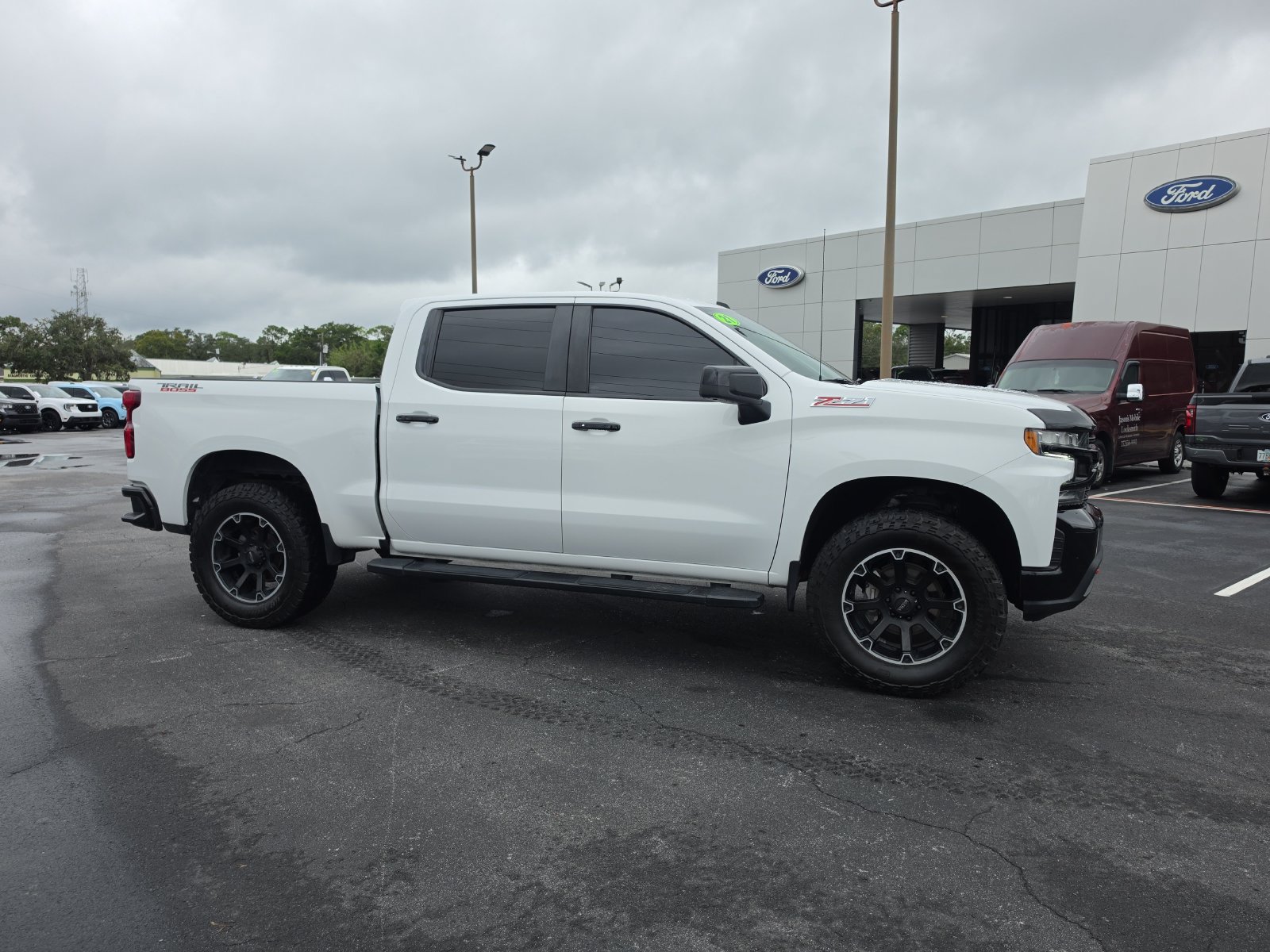Used 2021 Chevrolet Silverado 1500 LT Trail Boss AWD/4WD image 2