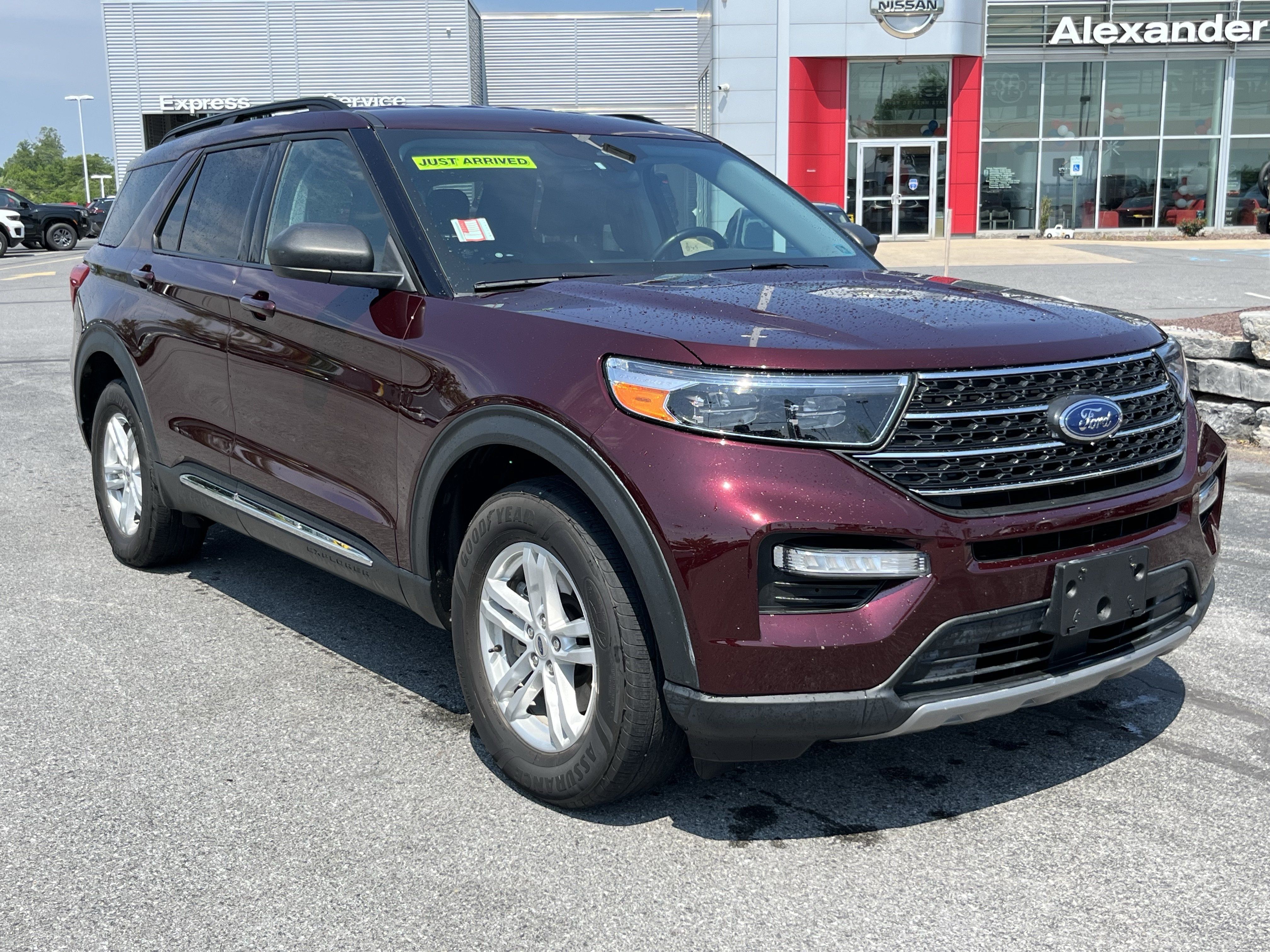 Used 2022 Ford Explorer XLT w/ Equipment Group 202A AWD/4WD image 1