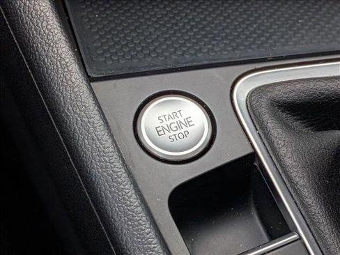 Used 2023 Volkswagen Jetta SE w/ Panoramic Sunroof Package image 14