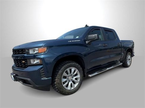 Used 2020 Chevrolet Silverado 1500 Custom w/ Custom Value Package image 4