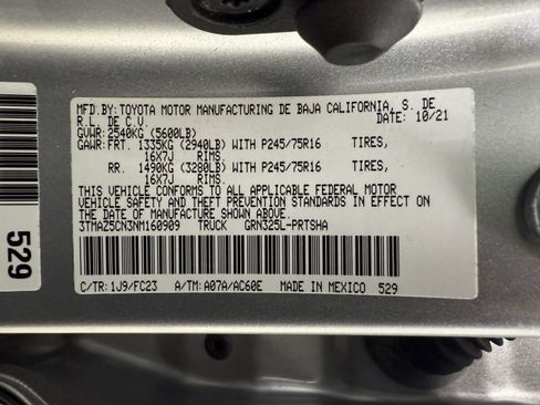 Used 2022 Toyota Tacoma SR5 w/ Technology Package image 16