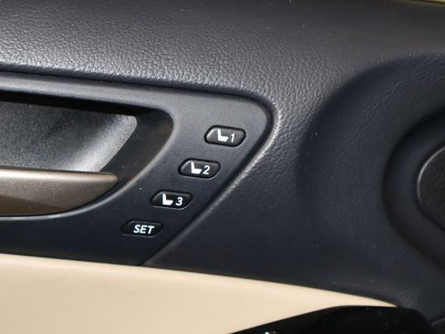 Used 2019 Lexus IS 300 w/ Premium Package image 36