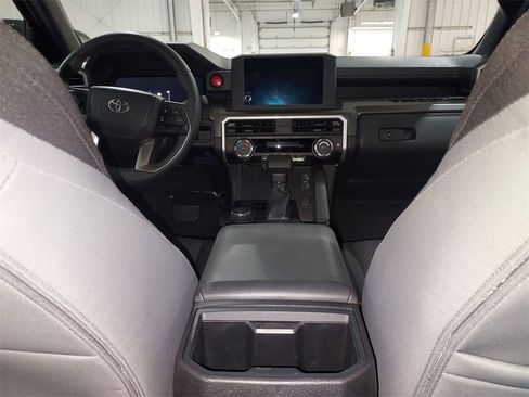 Used 2025 Toyota Tacoma TRD Off-Road image 10