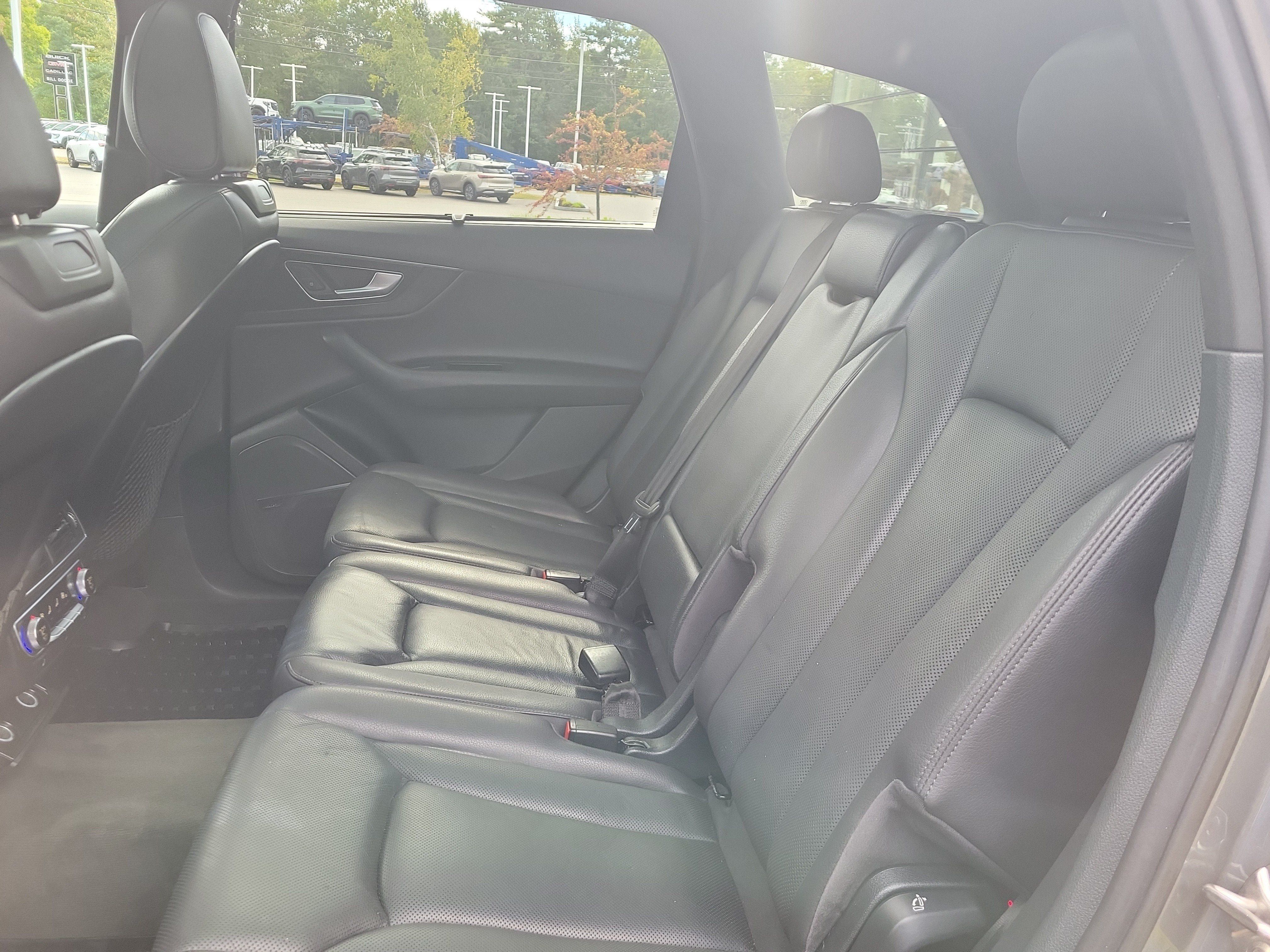 Used 2017 Audi Q7 3.0T Premium Plus w/ Premium Plus Package AWD/4WD image 29