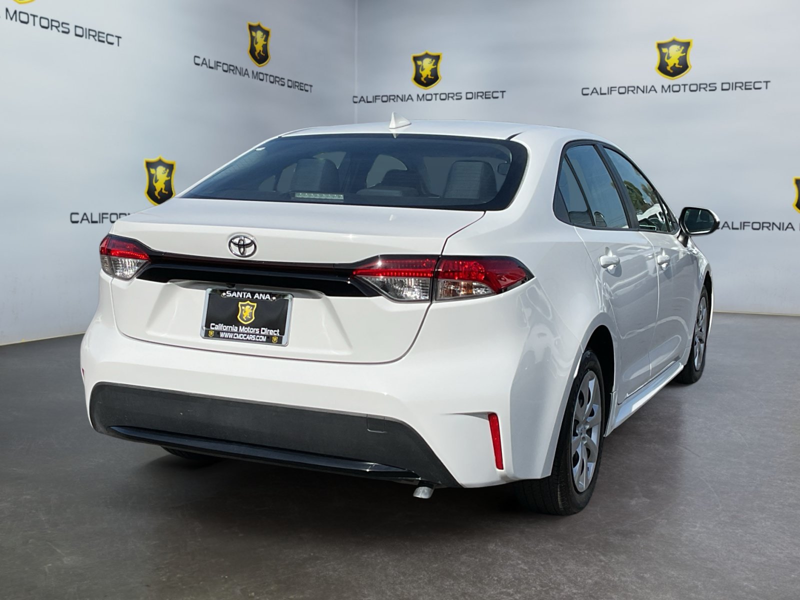 Used 2025 Toyota Corolla LE FWD image 5