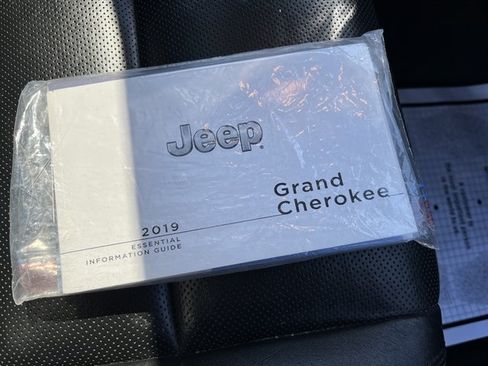 Used 2019 Jeep Grand Cherokee Limited w/ Luxury Group II AWD/4WD image 40
