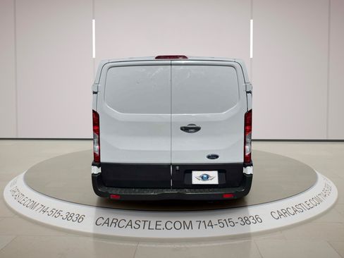 Used 2019 Ford Transit 250 130 Low Roof RWD image 4