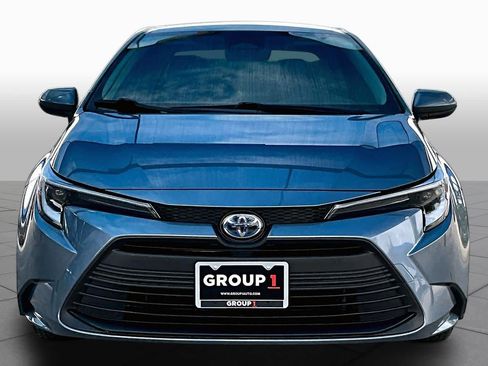 Used 2025 Toyota Corolla LE FWD image 6