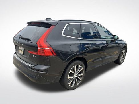 Used 2022 Volvo XC60 B5 Momentum w/ Protection Package Premier FWD image 6
