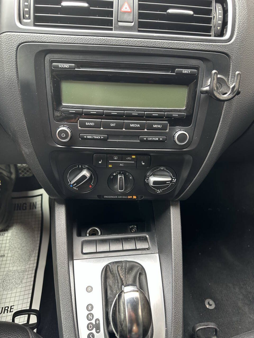 Used 2011 Volkswagen Jetta SE FWD image 14