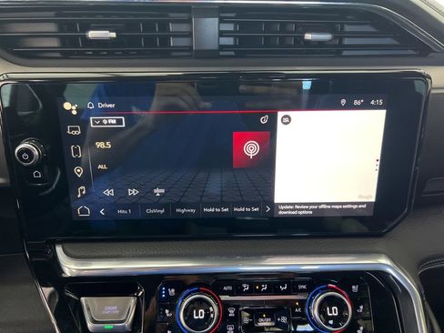 Used 2023 GMC Sierra 1500 Denali w/ Denali Reserve Package AWD/4WD image 13