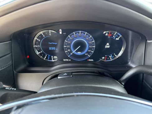 Used 2019 Cadillac Escalade Platinum image 22