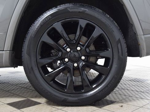 Used 2020 Jeep Grand Cherokee Altitude image 26