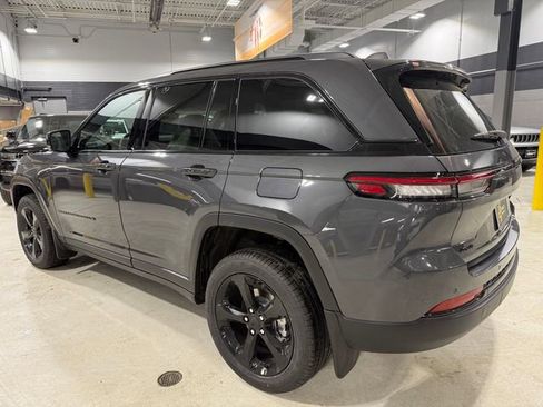 New 2025 Jeep Grand Cherokee Limited image 11