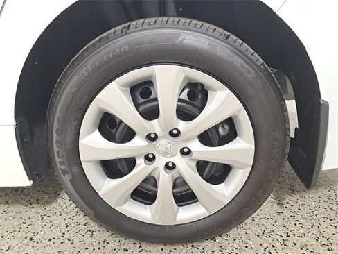 Used 2025 Toyota Corolla LE image 8