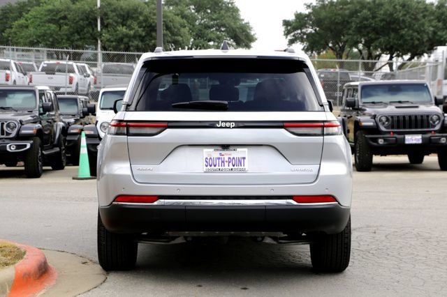 Used 2025 Jeep Grand Cherokee Laredo X w/ Luxury Tech Group I AWD/4WD image 6