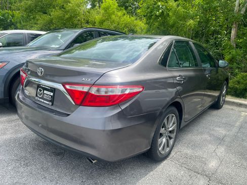 Used 2016 Toyota Camry XLE FWD image 3