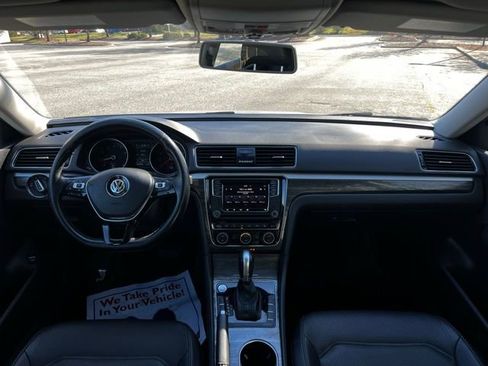 Used 2018 Volkswagen Passat 2.0T SE image 27