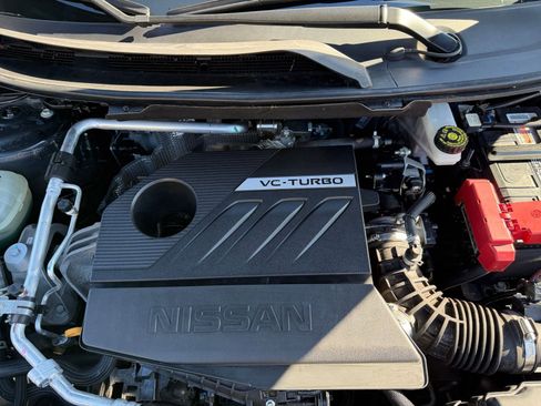 Used 2023 Nissan Rogue SV image 32