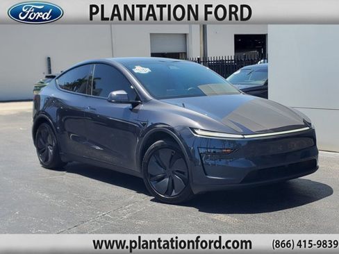 Used 2026 Tesla Model Y Long Range AWD/4WD image 1