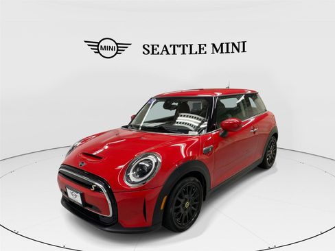 Used 2023 MINI Cooper SE image 1