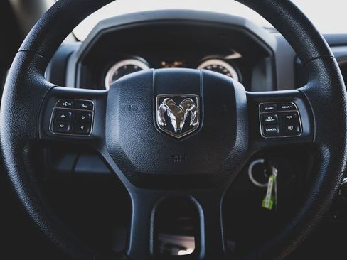 Used 2017 RAM 1500 Express image 9