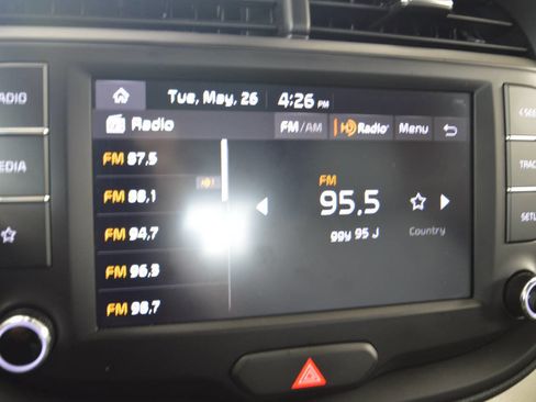 Used 2025 Kia Soul LX FWD image 26