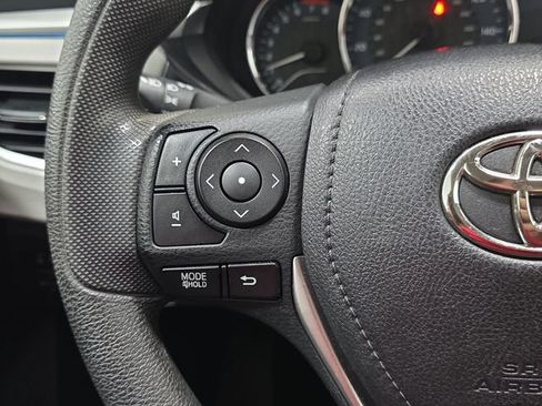 Used 2014 Toyota Corolla LE FWD image 16