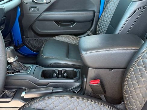 Used 2023 Jeep Gladiator Overland image 24