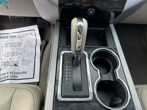 Used 2012 Ford Expedition Limited image 28