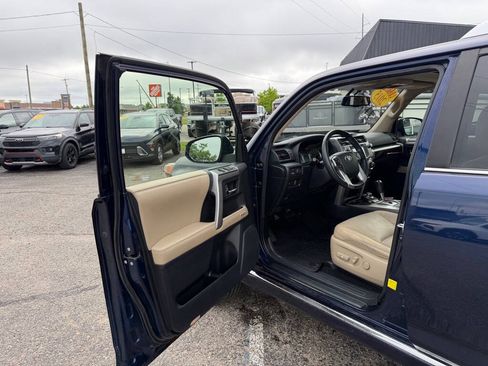 Used 2015 Toyota 4Runner Limited w/ Convenience Package AWD/4WD image 10