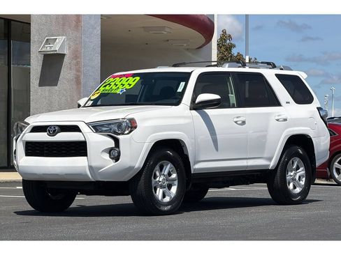 Used 2017 Toyota 4Runner SR5 RWD image 8