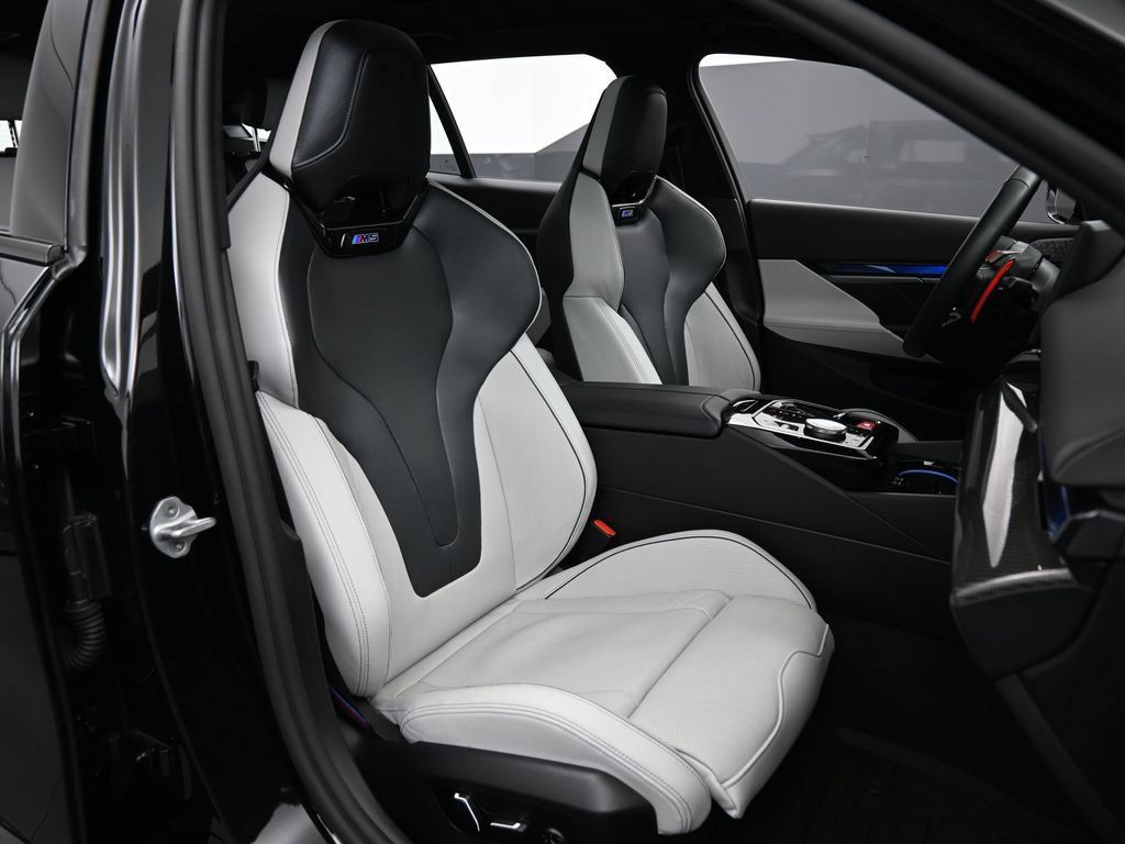 Used 2025 BMW M5 Touring AWD/4WD image 33