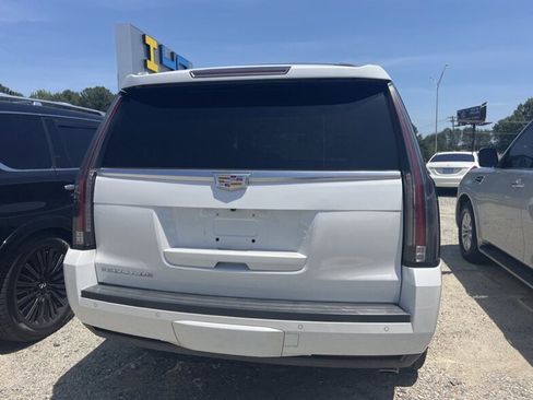 Used 2016 Cadillac Escalade Premium AWD/4WD image 11