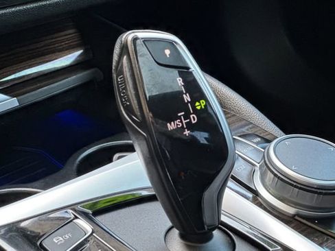 Used 2020 BMW 530i w/ Convenience Package image 24