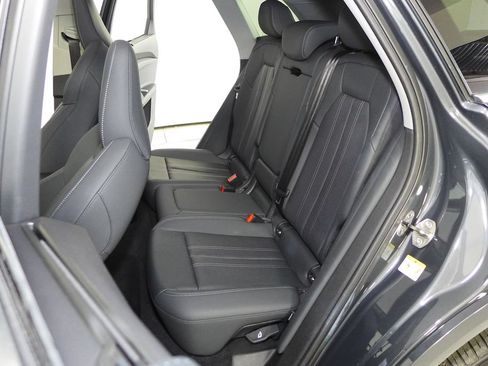 Used 2025 Audi Q5 Premium Plus w/ Premium Plus AWD/4WD image 21