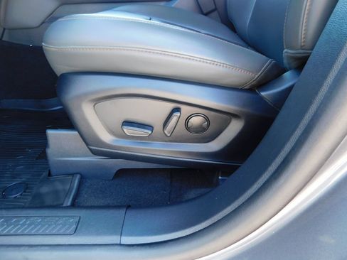Used 2025 Ford Explorer Active w/ Active Comfort Package AWD/4WD image 13