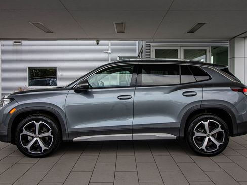 Certified 2025 Volkswagen Tiguan SE image 13