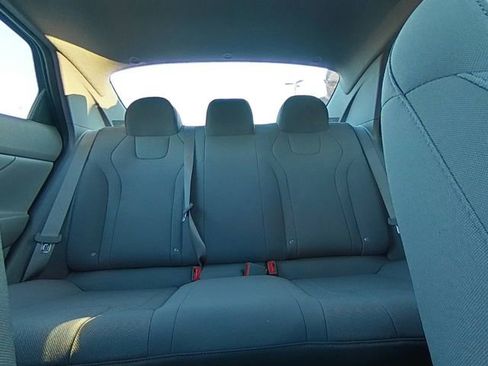 Used 2023 Hyundai Elantra SE FWD image 17