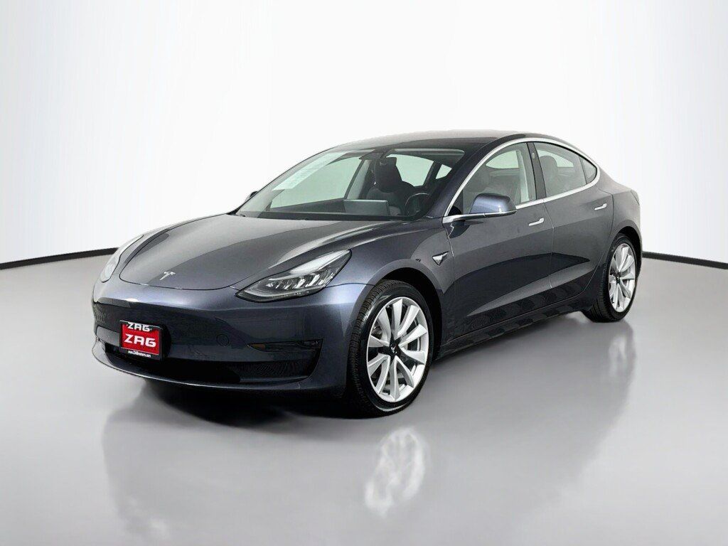 Used 2018 Tesla Model 3 Long Range RWD image 1
