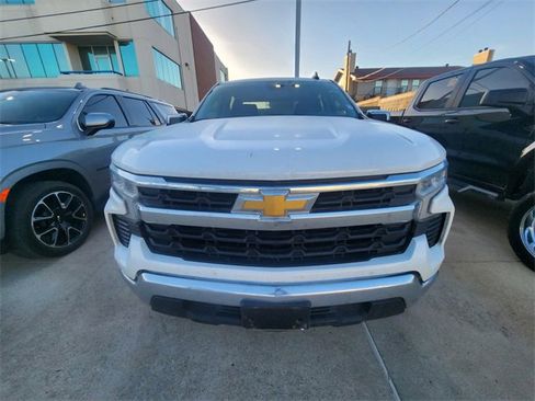 Used 2024 Chevrolet Silverado 1500 LT RWD image 2