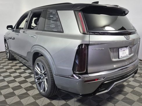 New 2026 Cadillac Vistiq Platinum w/ LPO, Floor Liner Package image 4