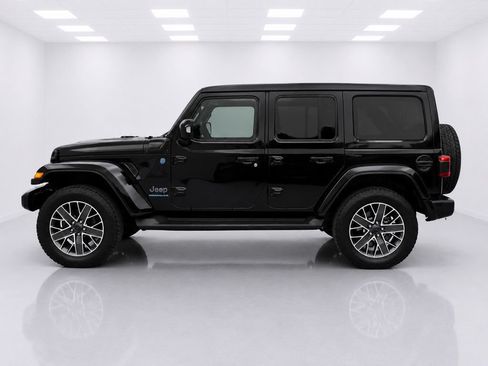 Used 2024 Jeep Wrangler High Altitude AWD/4WD image 8